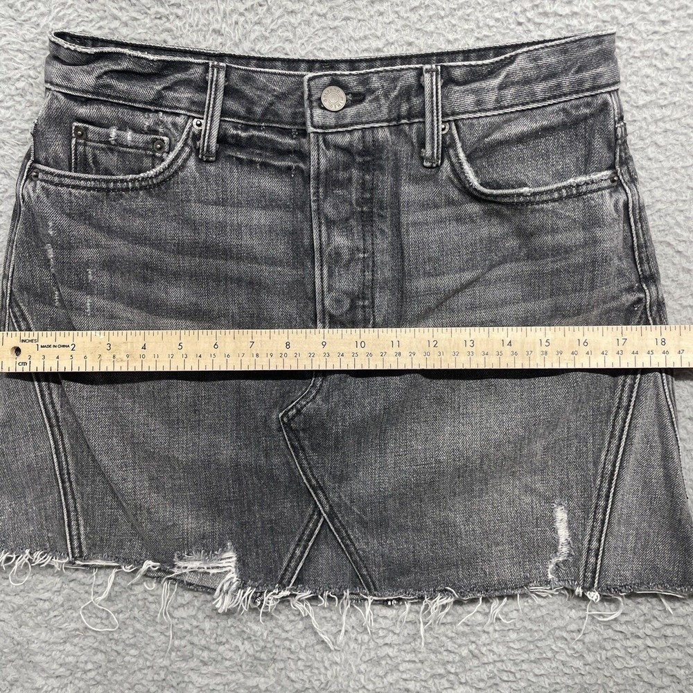 Grlfrnd Mini Skirt Womens 27 Gray Denim EVA Silver Spoon Distressed Raw Hem - Picture 11 of 12